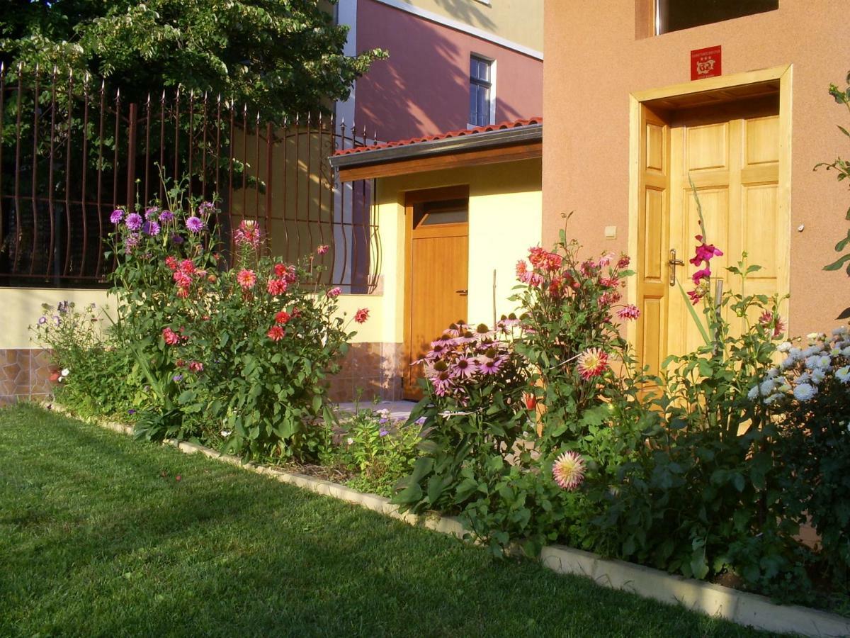 Къща За Гости Фантазия Trjavna Exteriér fotografie